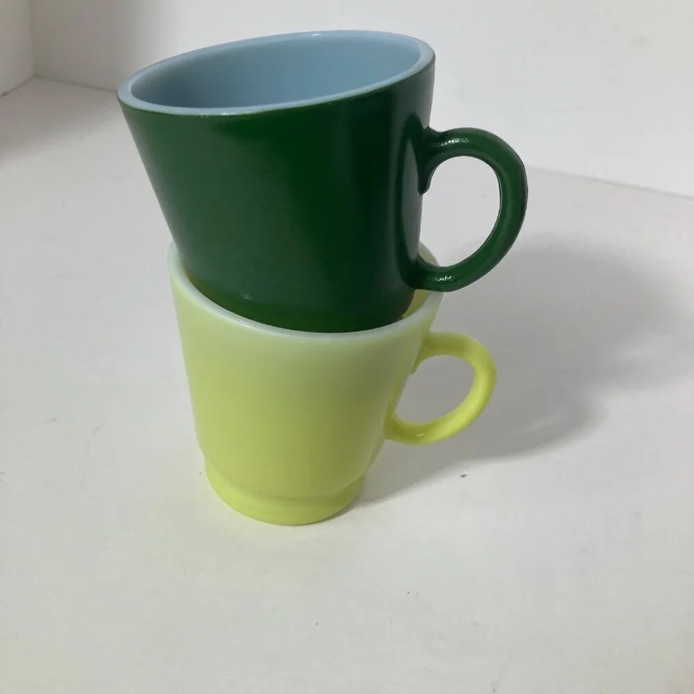2 Vintage‎ Hazel Atlas Milk Glass Small Coffee Cups Yellow Green 3